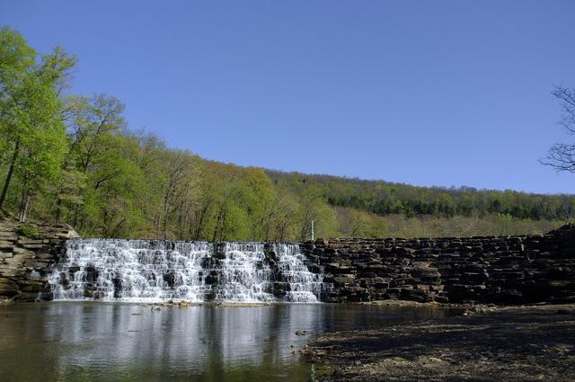 Devil's Den State Park